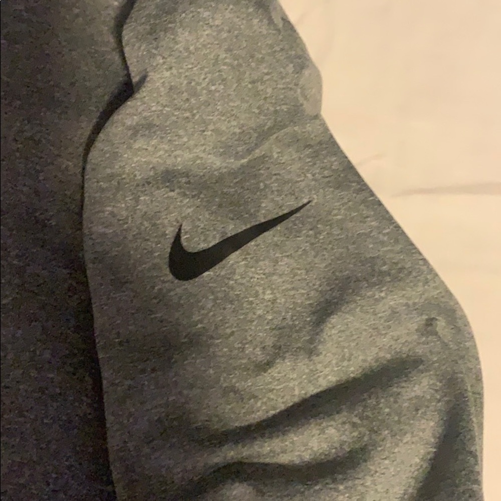 Nike pullover - Picture 2 of 3